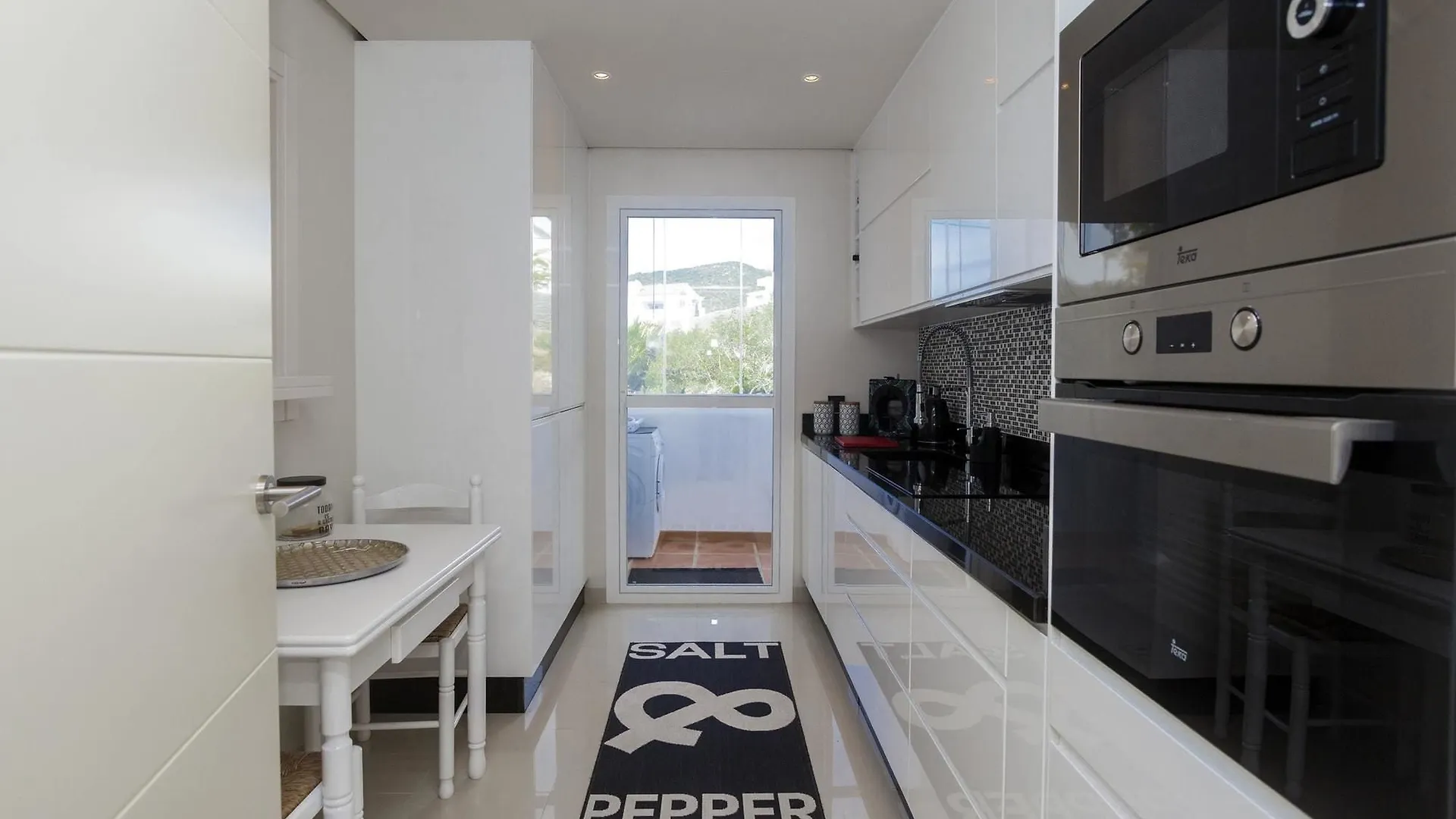 Apartment With 3 Bedrooms In Estepona, With Wonderful Mountain View, P