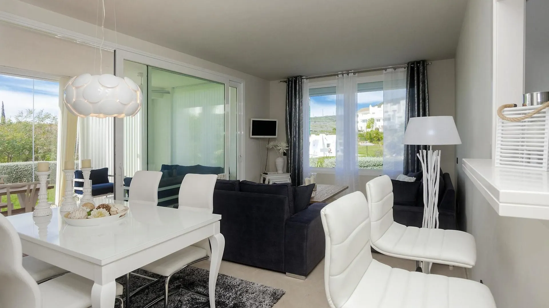 Apartment With 3 Bedrooms In Estepona, With Wonderful Mountain View, P